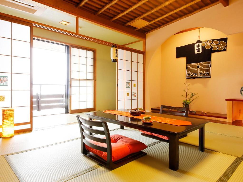 Takayama Kanko Hotel Værelse billede